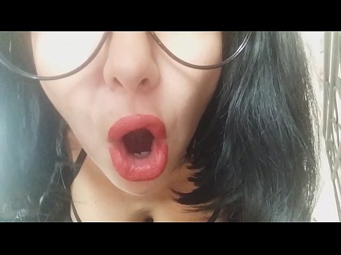 ❤️ Skat, din stedmor vil ikke lade dig gå i skole i dag ... Jeg har for meget brug for dig... Sex video at da.tradeis.top ❌️❤