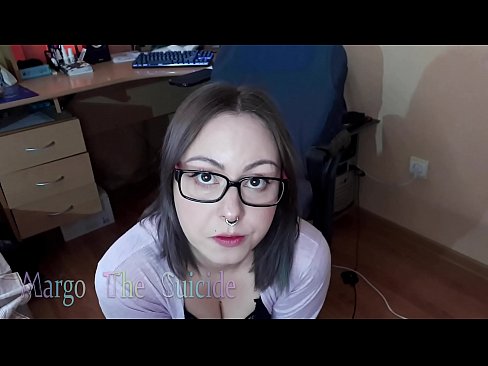 ❤️ Sexet pige med briller sutter Dildo dybt på kamera Sex video at da.tradeis.top ❌️❤