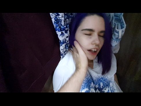 ❤️ Fandt min søster i skabet og hjalp hende med at komme Sex video at da.tradeis.top ❌️❤